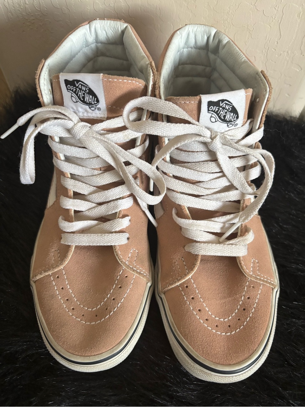 EUC Vans Women’s High-Top Sneakers in Pink with White Laces, Size 6.5